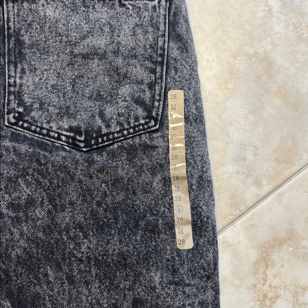 Volcom Billow Tapered Jeans Black acid wash nwt - Picture 11 of 12